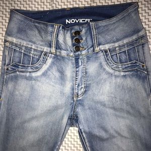 New w/out tags; stretchy sz 14 booty lifting jeans